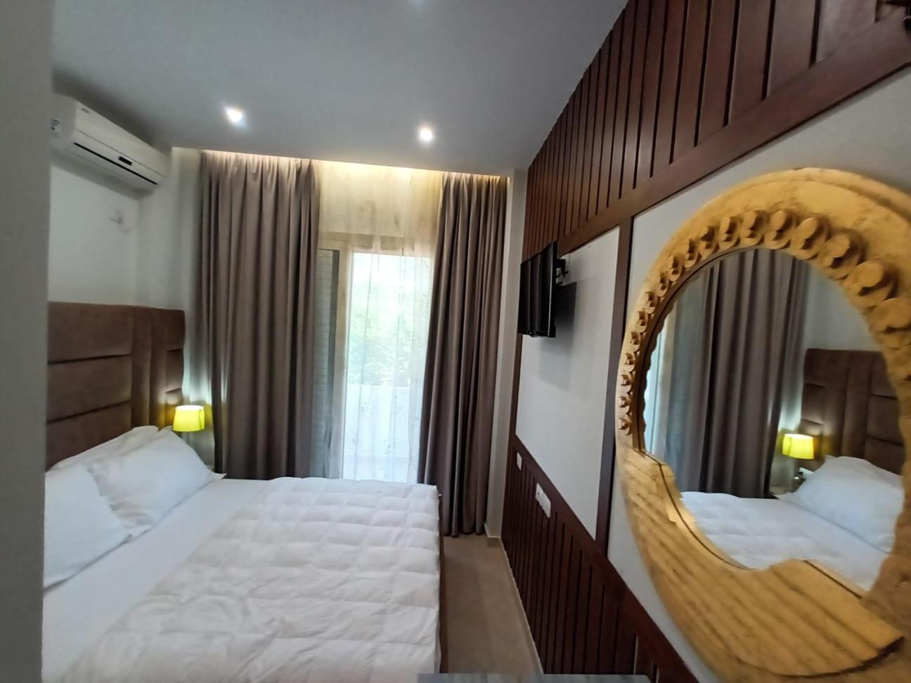 Hotel Relax Dhermi Exterior photo