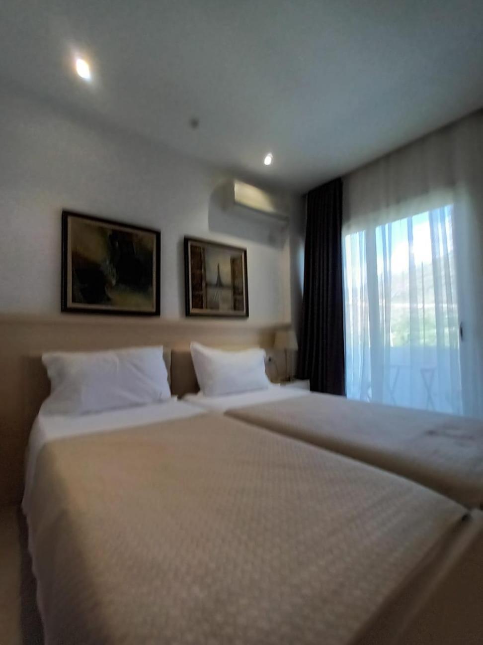 Hotel Relax Dhermi Exterior photo
