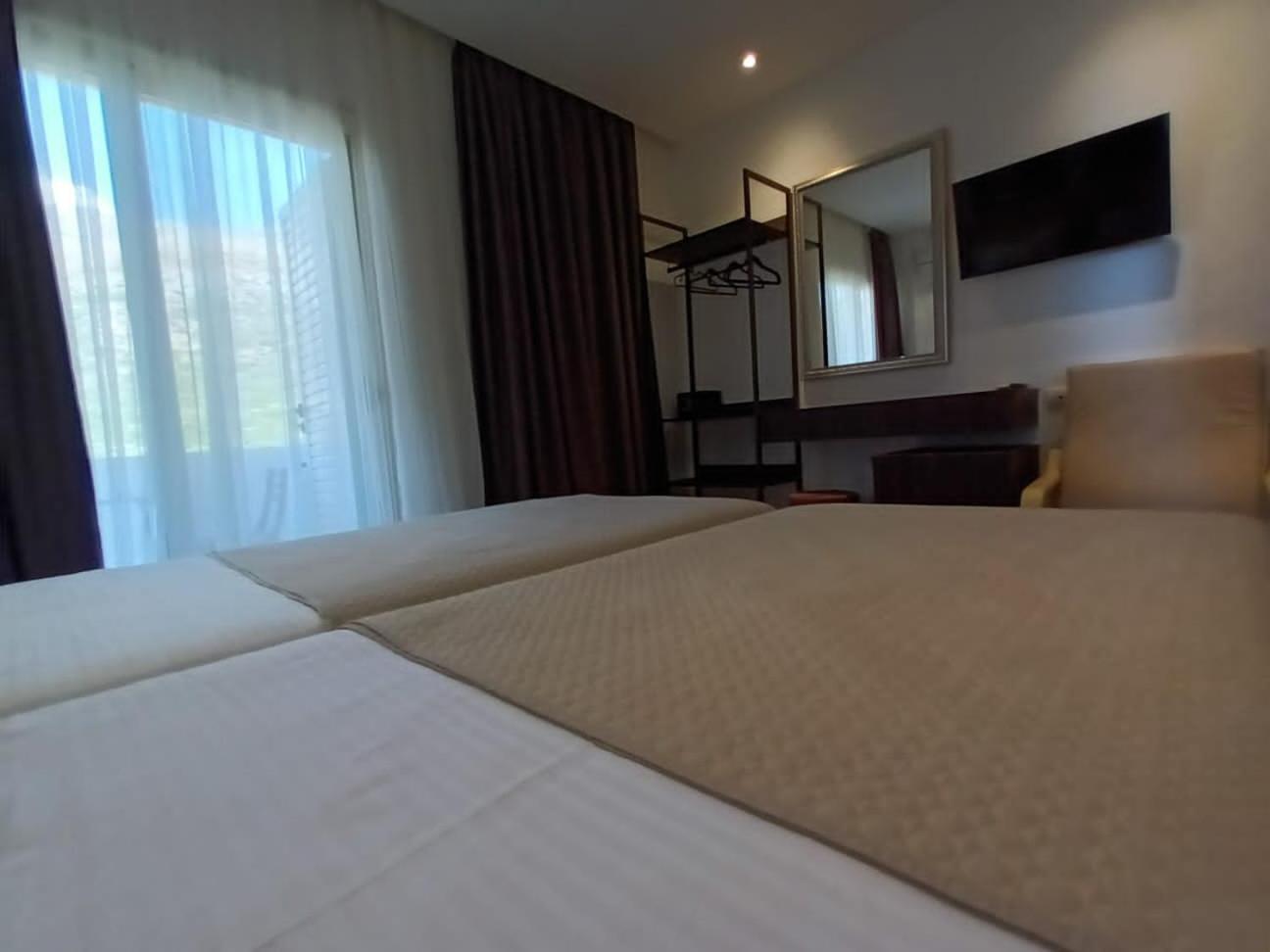 Hotel Relax Dhermi Exterior photo