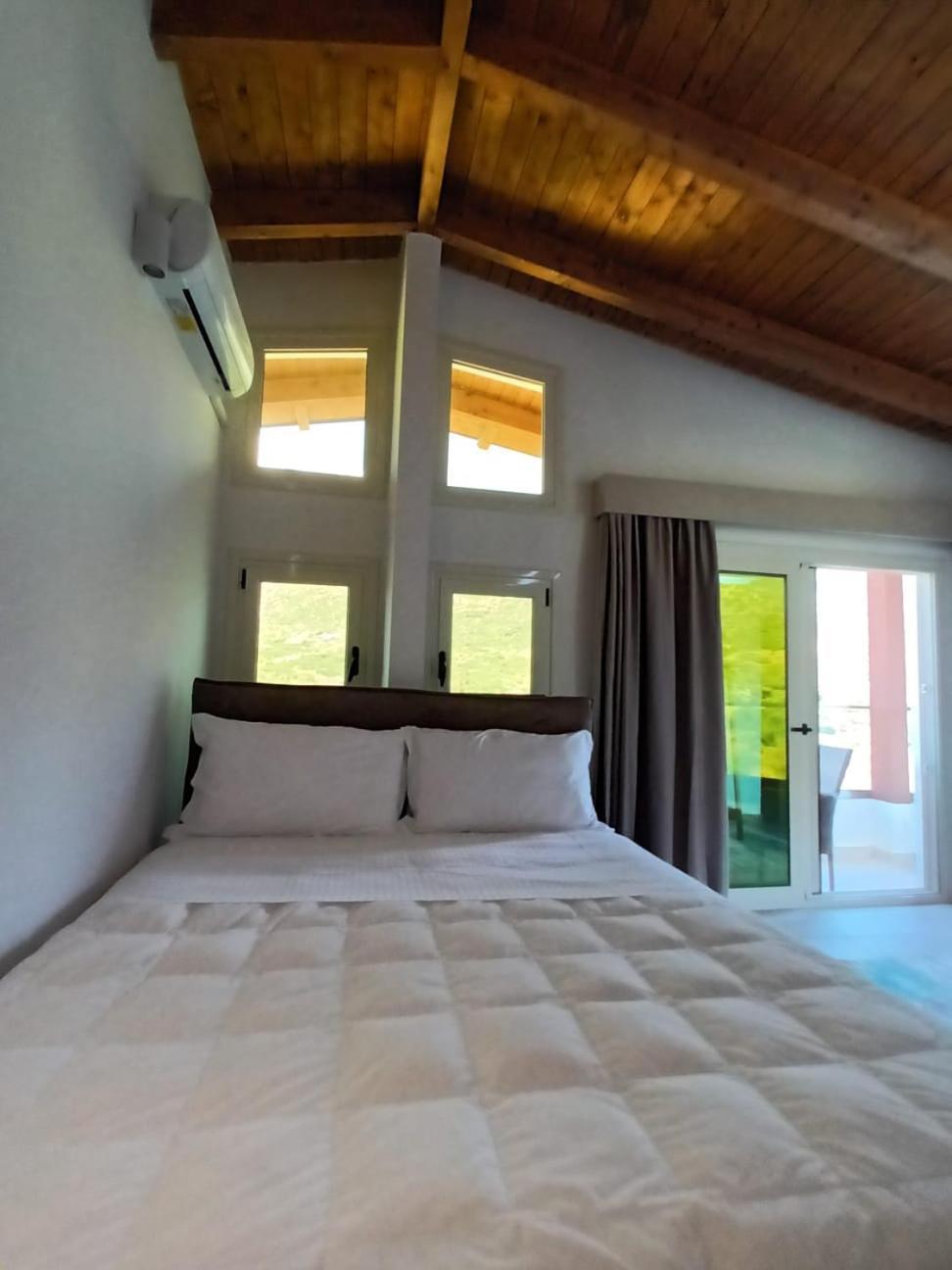 Hotel Relax Dhermi Exterior photo