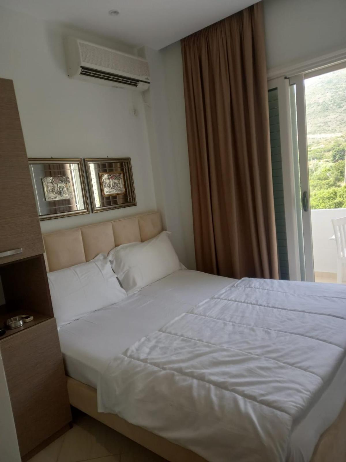 Hotel Relax Dhermi Exterior photo