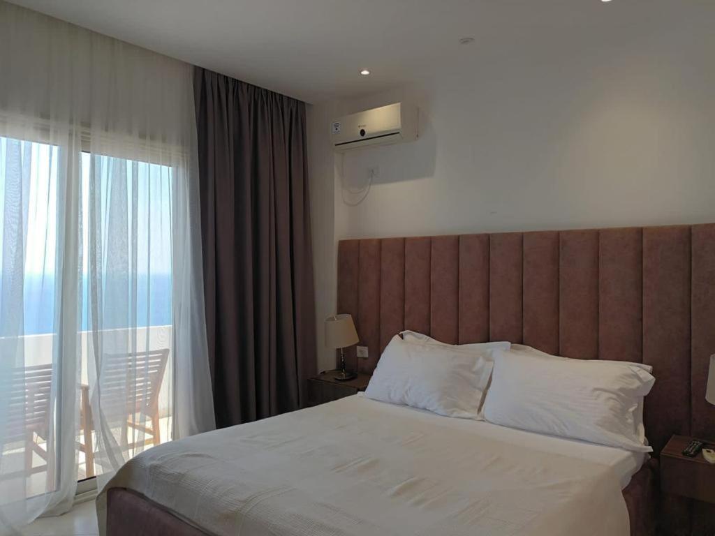 Hotel Relax Dhermi Exterior photo