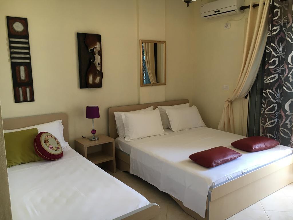 Hotel Relax Dhermi Room photo