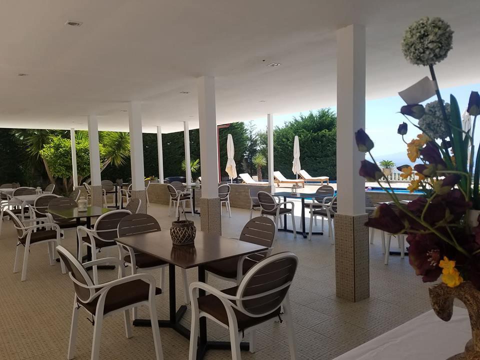 Hotel Relax Dhermi Exterior photo